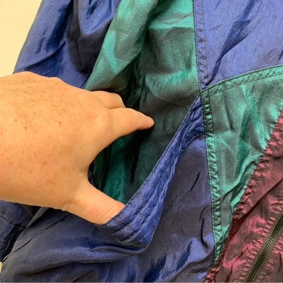 Vintage 90’s Windbreaker - Picture 4 of 8